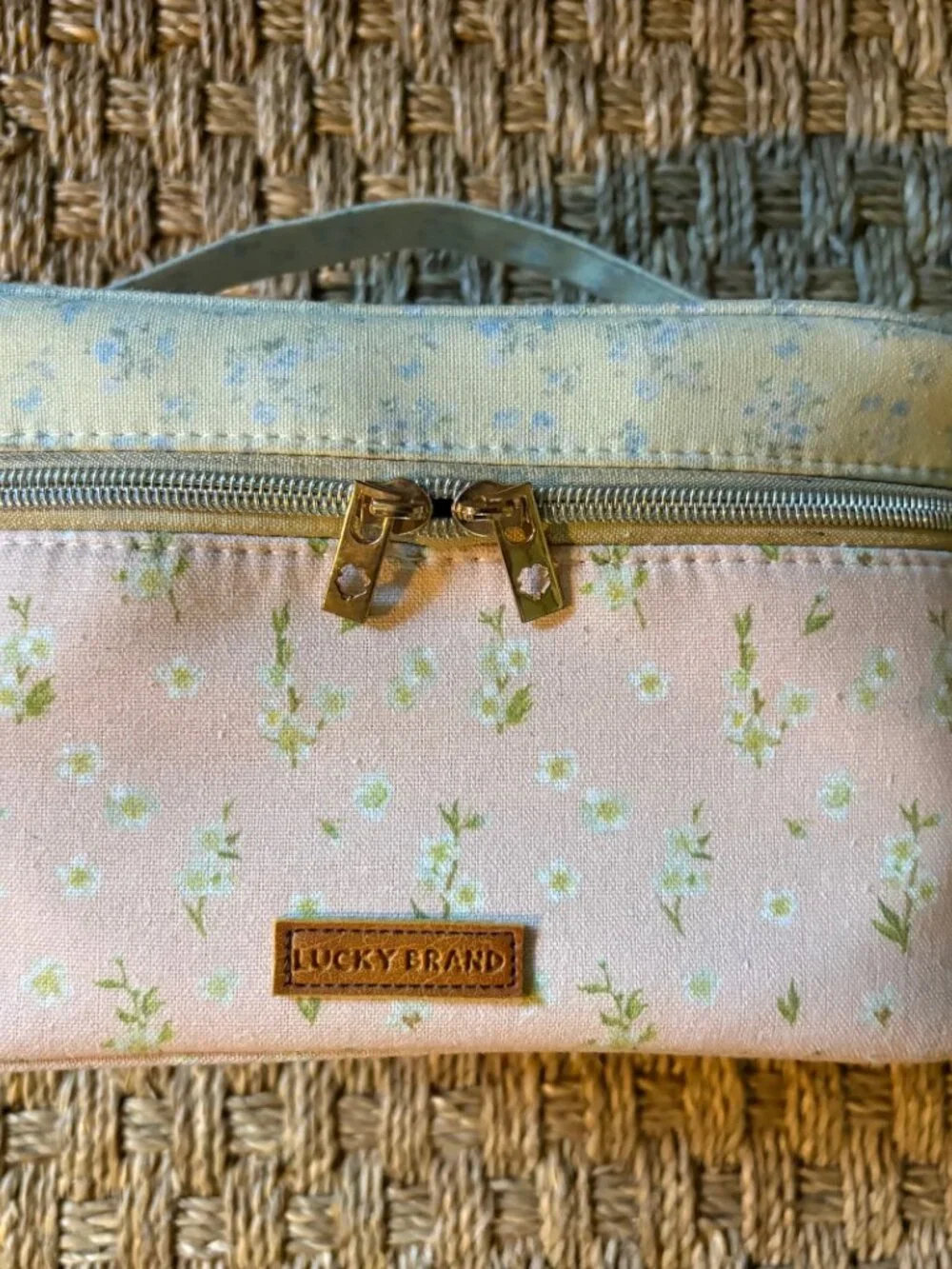 Lucky Brand Travel Makeup & Toiletries Train Case Organizer in Floral Print